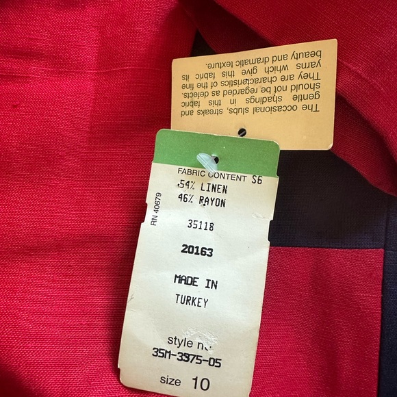 NWT Harve Bernard by Benard Holtzman size 10
Pit to pit: 19”
Length: 26” - Picture 5 of 5